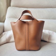 Load image into Gallery viewer, Hermes Gold Picotin 18 MAURICE Leather Gold Hardware