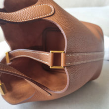 Load image into Gallery viewer, Hermes Gold Picotin 18 MAURICE Leather Gold Hardware