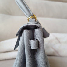 Load image into Gallery viewer, Hermes K25 Gris Mouette Togo  Gold Hardware