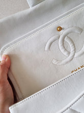 Load image into Gallery viewer, Chanel White Chevron Classic Medium Flap Vintage 24k Gold