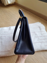 Load image into Gallery viewer, Hermes Kelly 28 Navy Box Leather Gold Hardware