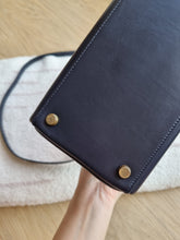 Load image into Gallery viewer, Hermes Kelly 28 Navy Box Leather Gold Hardware