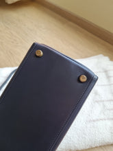 Load image into Gallery viewer, Hermes Kelly 28 Navy Box Leather Gold Hardware
