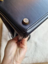 Load image into Gallery viewer, Hermes Kelly 28 Navy Box Leather Gold Hardware