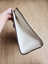 Load image into Gallery viewer, Gucci Diana Tote S/M Ivory Bamboo Handle
