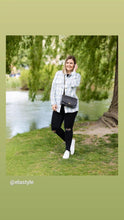 Load image into Gallery viewer, Chanel Diana 25 Caviar Black 24k Gold