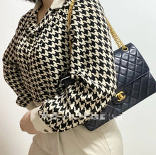 Load image into Gallery viewer, Chanel Classic Medium Bijoux Chain 24k Gold