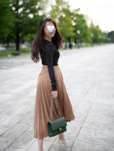 Load image into Gallery viewer, Chanel Forest Green Classic Medium Flap Caviar Silver Hw