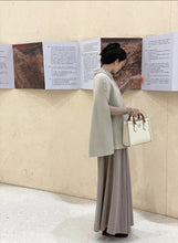 Load image into Gallery viewer, Gucci Diana Tote S/M Ivory Bamboo Handle