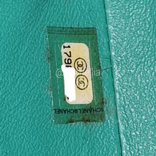 Load image into Gallery viewer, Chanel Clutch with Chain Kelly Green Lambskin Gold HW