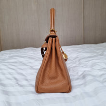Load image into Gallery viewer, Hermes Kelly 25 Gold with Gold Hardware