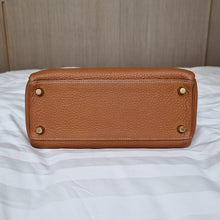 Load image into Gallery viewer, Hermes Kelly 25 Gold with Gold Hardware