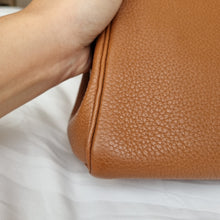 Load image into Gallery viewer, Hermes Kelly 25 Gold with Gold Hardware