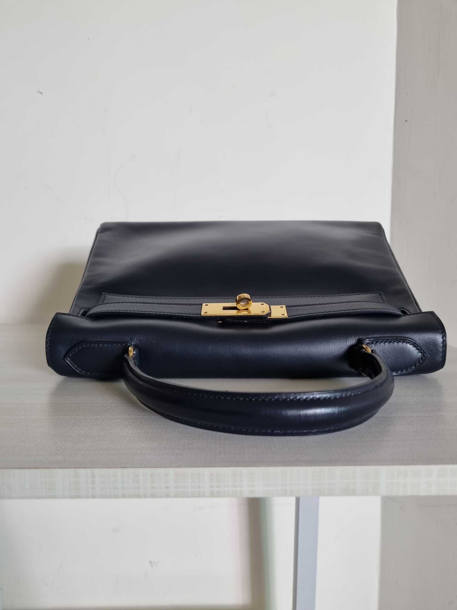 Hermès Kelly 28 Navy Box Calf GHW #Y ASL2465 – LuxuryPromise