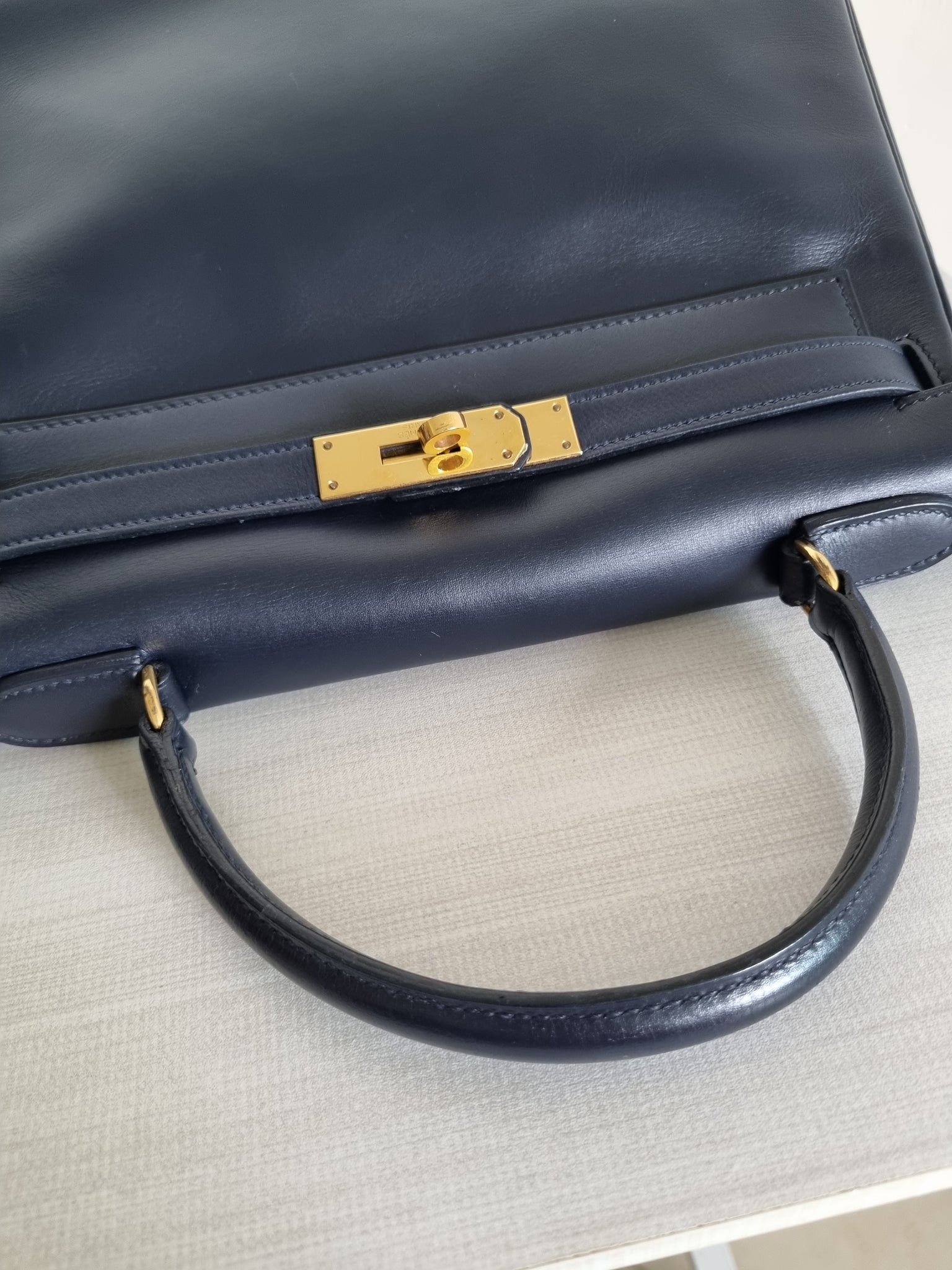 Hermes Kelly 28 Navy Box Leather Gold Hardware – CamelliaCurate